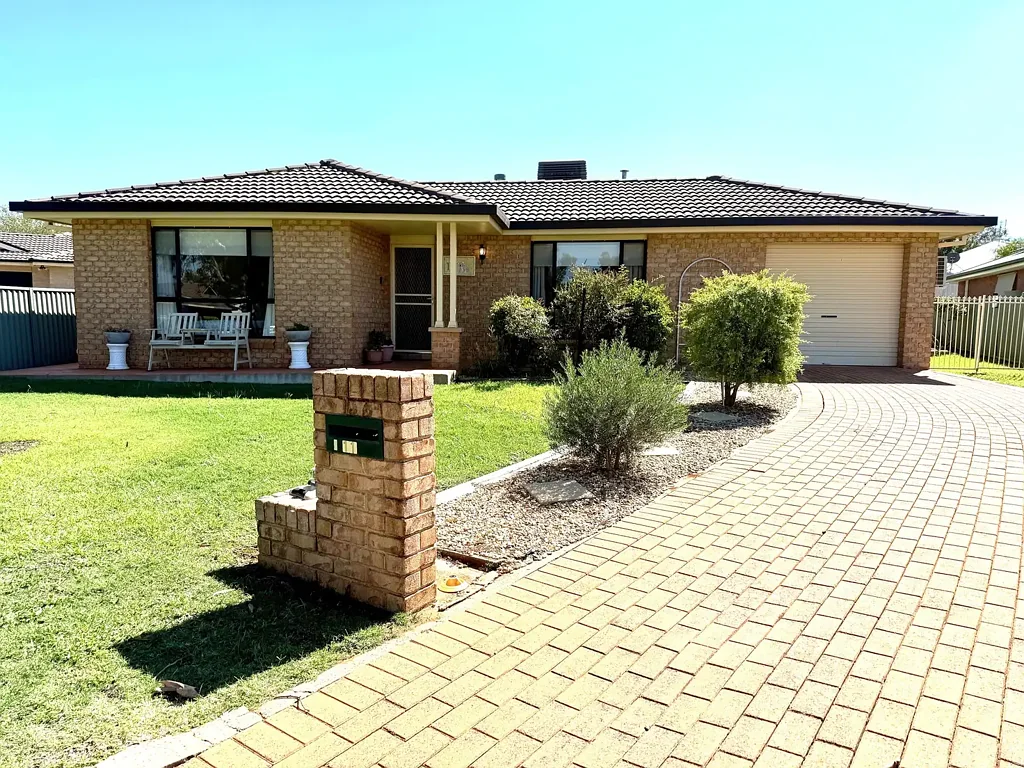 11 Tulloch Place, Dubbo, NSW 2830