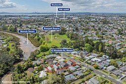 3/62 Woodside Road, Massey