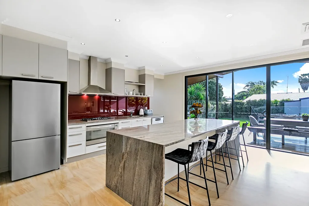Modern Family Home + Detached Home Office