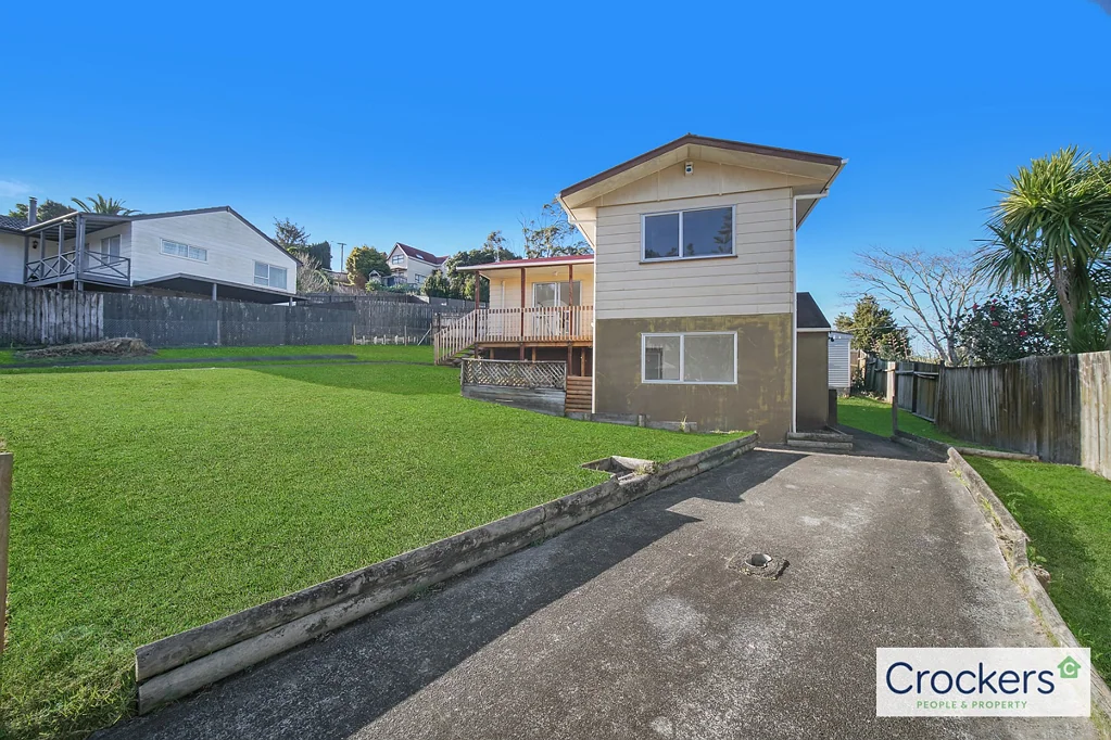 Freshly Refurbished Family Home with Expansive Deck