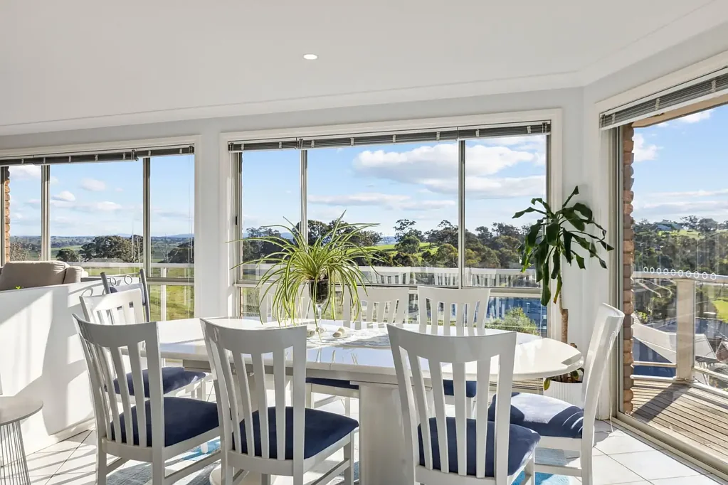 Yass 4ਬੈੱਡਰੂਮ Relocating for Family: Spacious Yass Valley Home with Unmatched Views