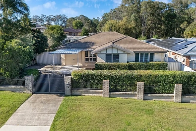 Wyee 4Moenga 4 Bed Family Home on 1/4 Acre Block, Close to Shops & Station