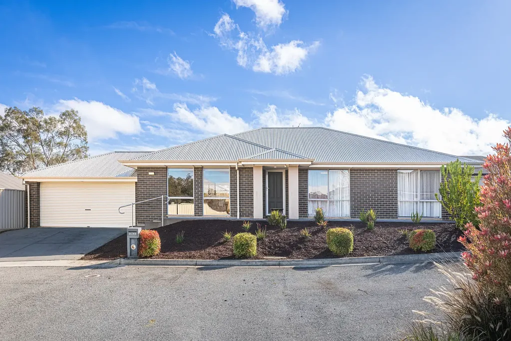 Mount Barker 3房  Leave the Car at Home.