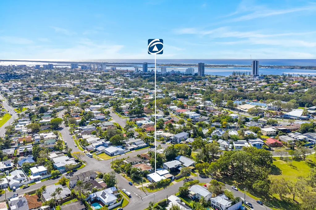 Southport 3部屋 Chirn Park - Renovated Character Home - Dual Street Frontage