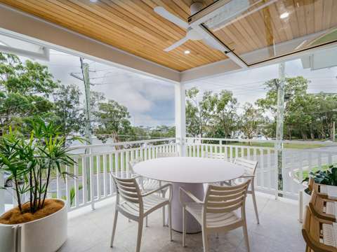 Paradise Point 4 Bedroom Luxurious Coastal Hamptons Living with Designer Finishes, Pool, and Spectacular Harbour Views!