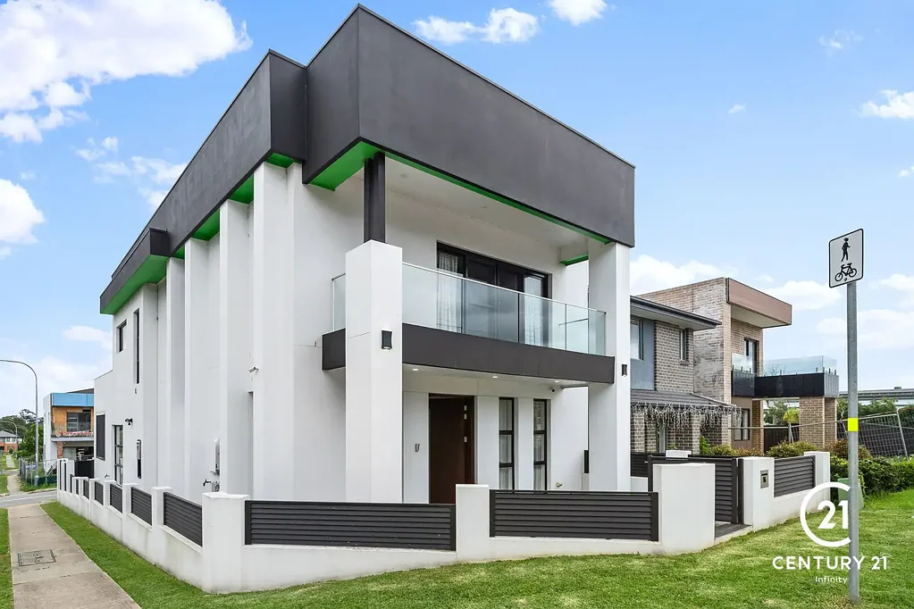 Stunning House at Prime Location in North Kellyville.