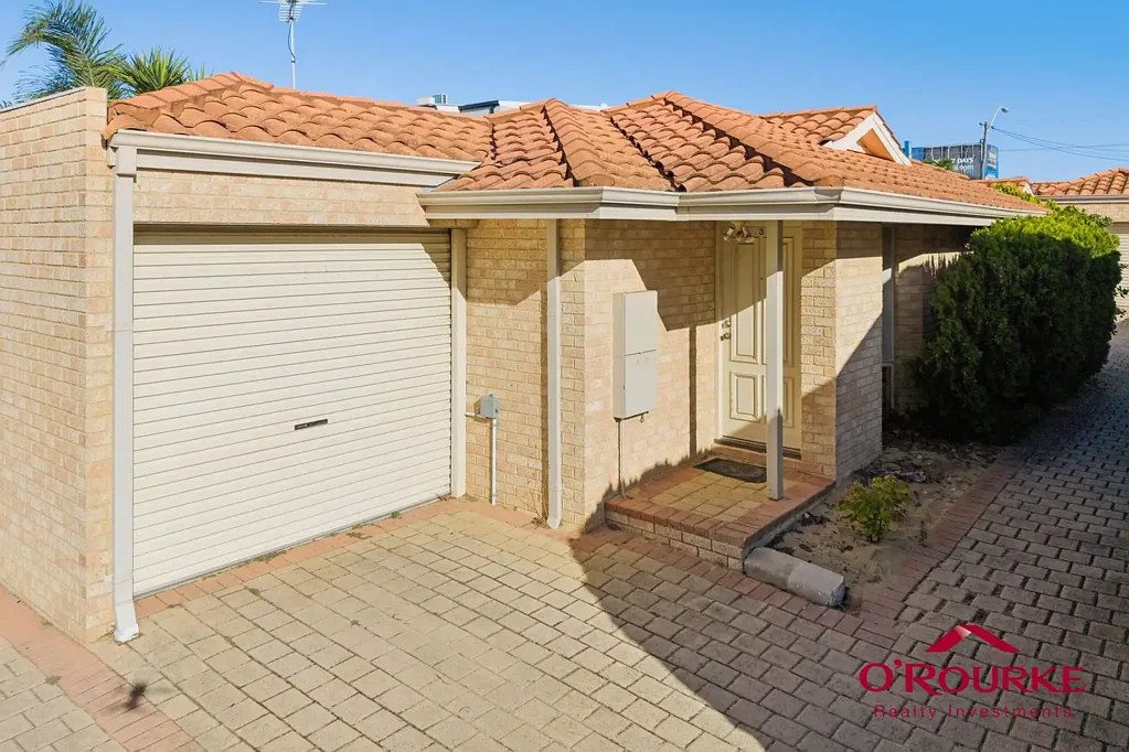 Doubleview 3房  BUY ONE, TWO OR THREE! * Choice of 3 Villa's in very handy location