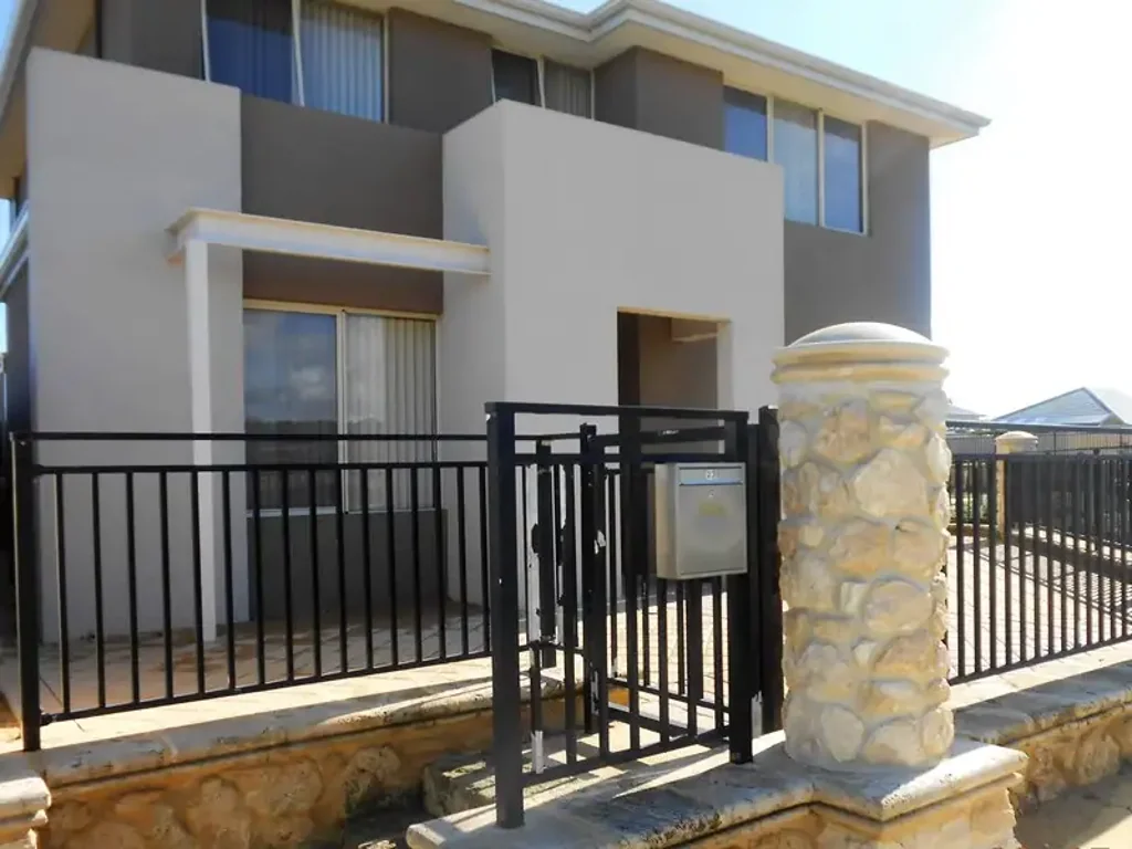 Stunning 2-Storey 4-Bedroom Home with Ocean Views in Two Rocks!