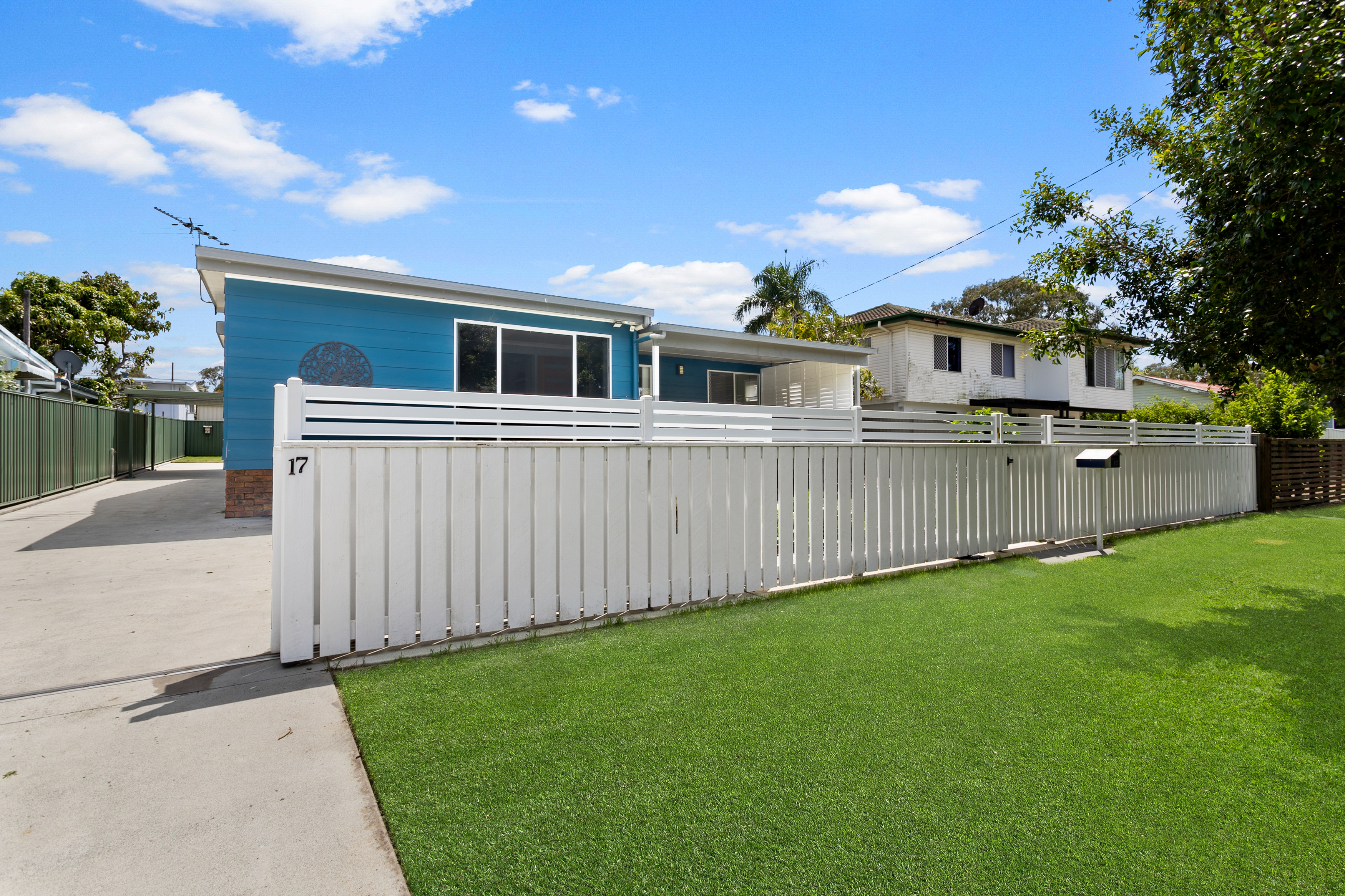 17 LAWNHILL AV, DECEPTION BAY QLD 4508, 0 habitaciones, 0 baños, House