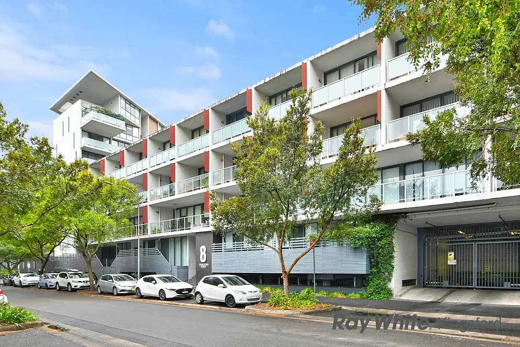 Zetland 1 Bedroom Stylish, Split level Contemporary Apartment