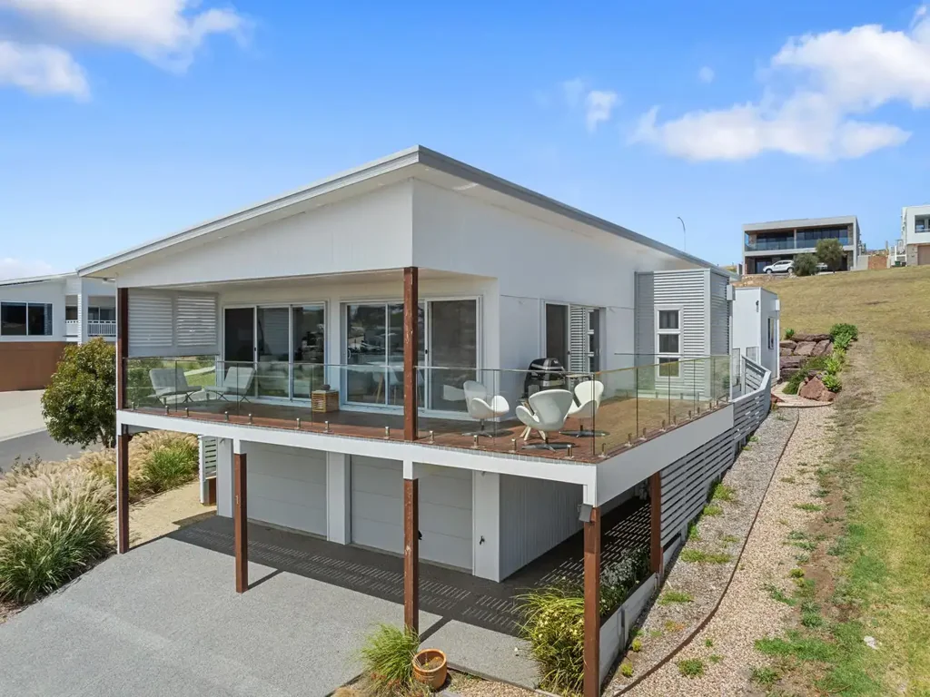 San Remo 3 Bedroom Luxurious beachside living