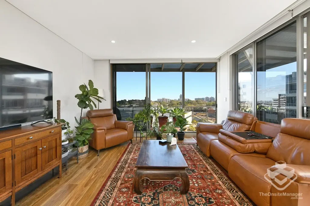 Waterloo 2房 一套罕见的朝北顶层公寓 A rare north facing penthouse