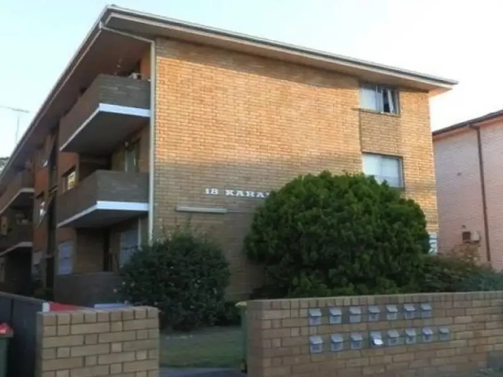 TOP LOCATION, 1ST FLOOR