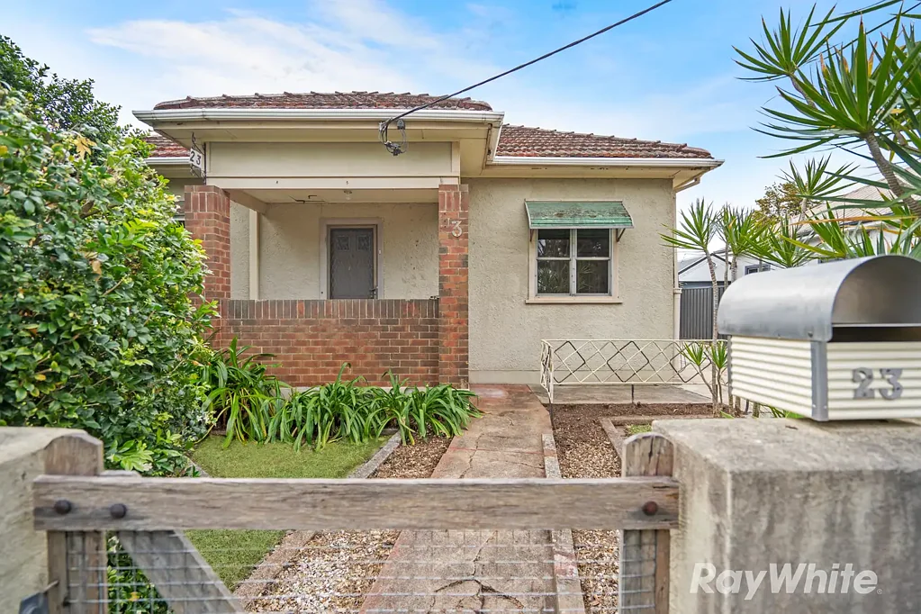 East Maitland 3房  Opportunity Knocks - Live, Renovate, or Develop!