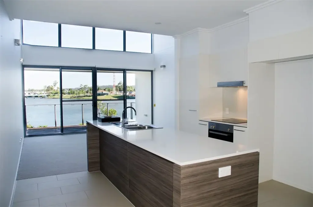 Three Bedroom Townhouse With Lake Views