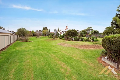 East Bairnsdale  SPACIOUS ALLOTMENT CLOSE TO CBD