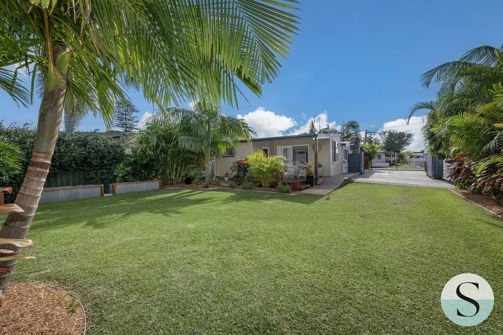 Swansea 3Phòng ngủ Unrecognisable Renovated Charming Cottage Looks, Ensuite, Side Access to Big 700m2 Block, Big Garage, Big Carport & Fully Self Contained Studio!