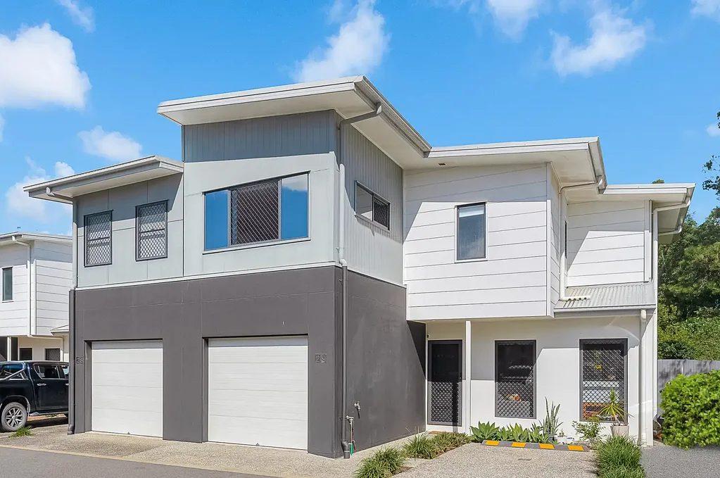 Albany Creek 3Kwarto Exquisite Townhouse with Scenic Bushland Views in Albany Creek!