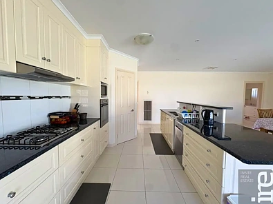 11 Arlington Park Avenue, Wangaratta, VIC 3677, 4 Bedrooms, 2 Bathrooms, House