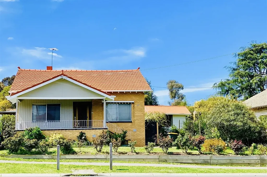 Family Home with studio  granny flat  office