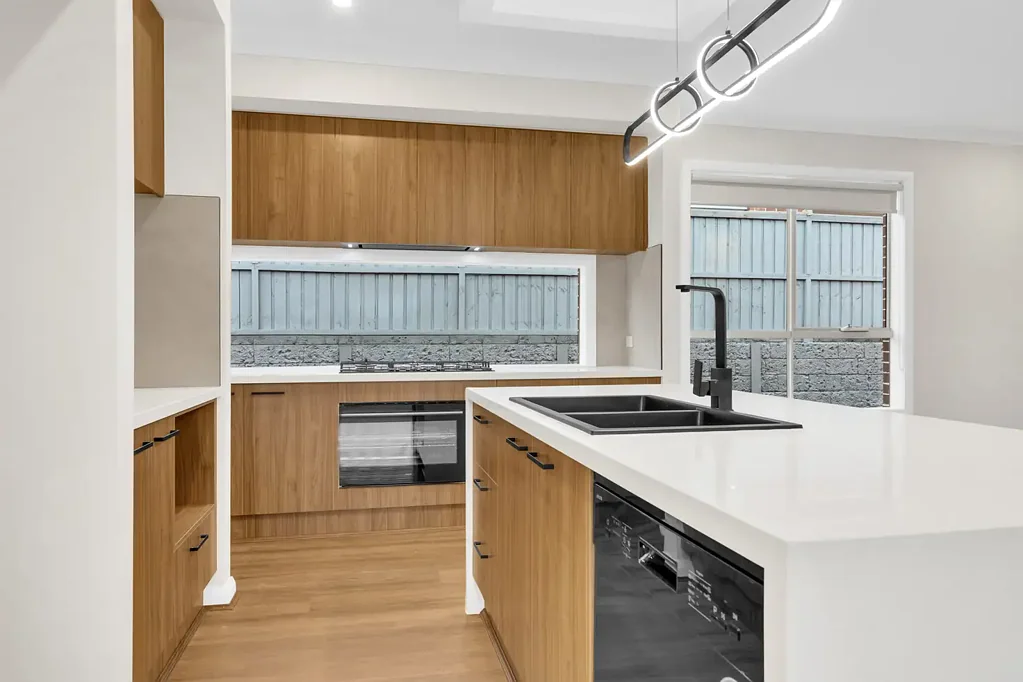 Warragul 4房  For Sale: Stunning Brand-New Home in the Heart of Warragul