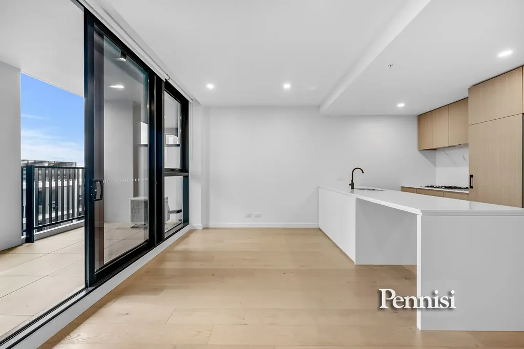 FOR LEASE BY PENNISI