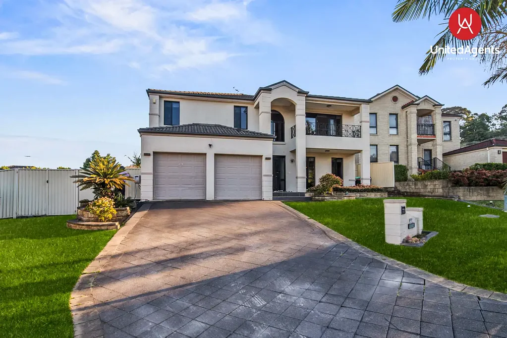 Huge Family Home with Parkland Views - Freshly Renovated Throughout
