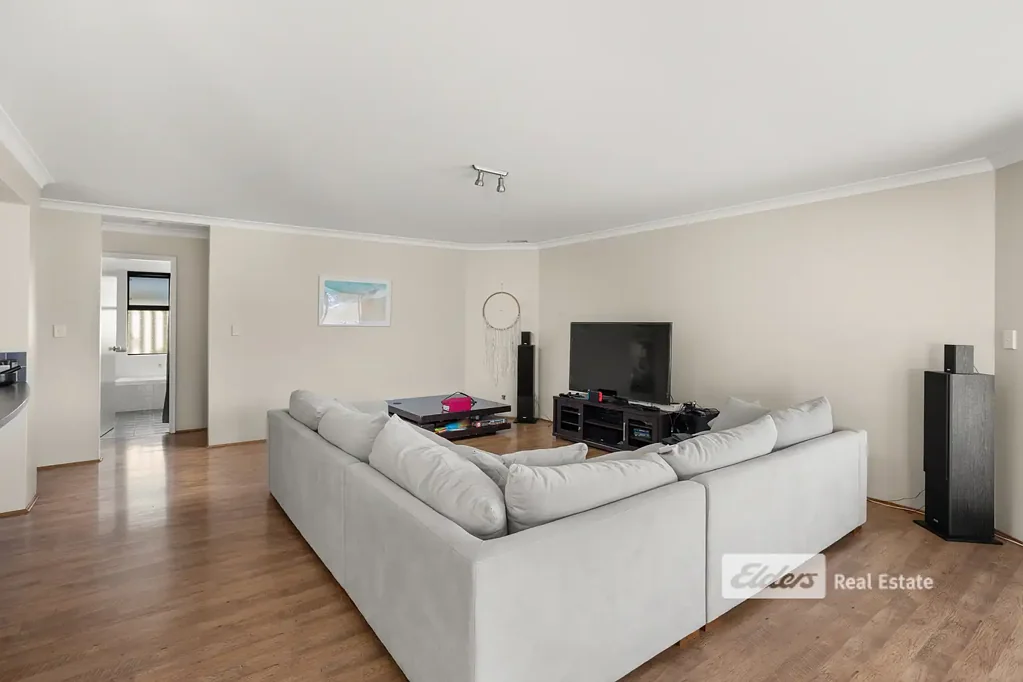 4 Howitt Way, Dalyellup, WA 6230