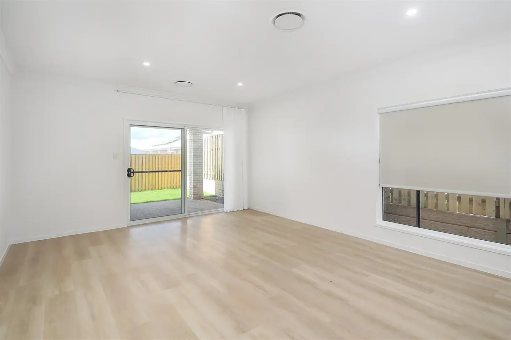 Stunning Greenbank Retreat: Immaculate 4 Bedroom House for Rent