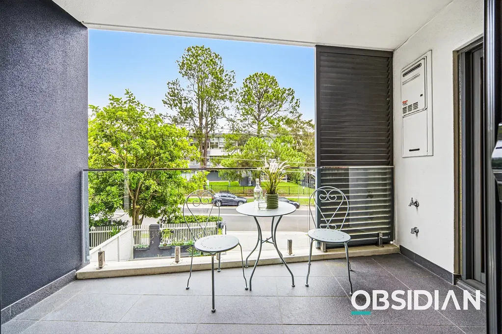 Lane Cove North 2房 东北角朝向阳光  落地玻璃采光  主卧带套间  品质石材厨房  快速公交直达  步行即达学校 North East Corner | Highly Sought After Location | Sensational Leafy Views