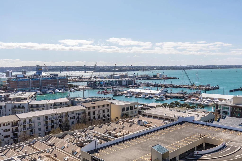 Harbour View Apartment + Secure Car Park