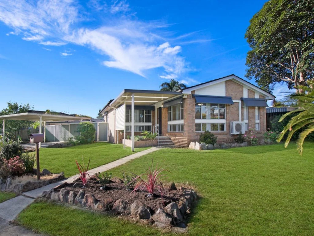 118 Melbourne Road, St Johns Park, NSW 2176