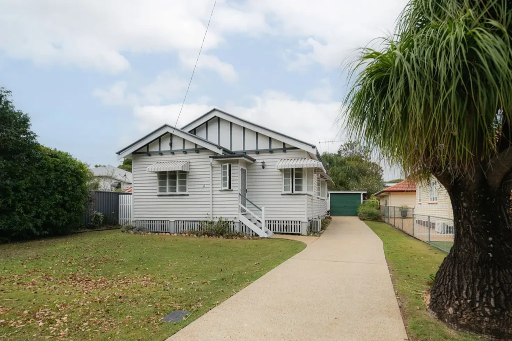Nudgee 2ਬੈੱਡਰੂਮ Character-Filled Cottage on Generous Block