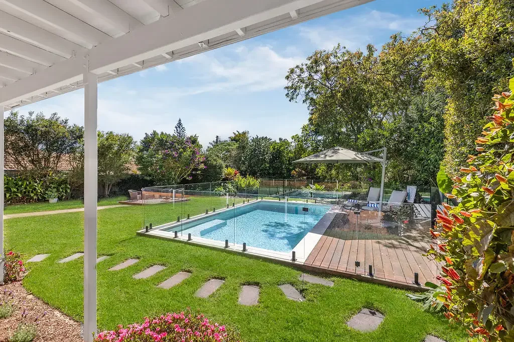 Buderim 4ਬੈੱਡਰੂਮ Buderim Bliss: North-Facing Family Entertainer with Pool & Granny Flat