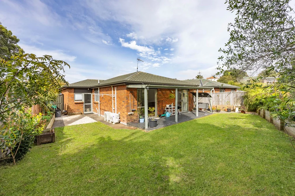 Onehunga 2 Slaapkamer Freestanding Brick Home with Private Garden