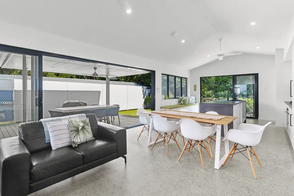 🌴 Architect-Designed Pavilion Home – 150m to the Beach, Backing Onto Reserve