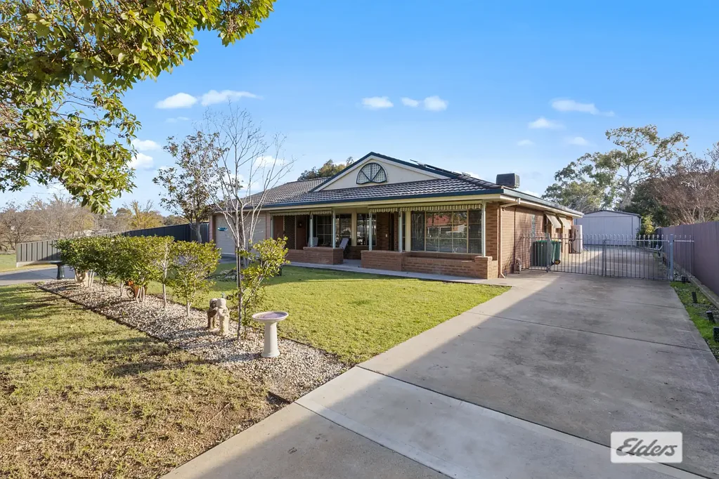 111 High Street, Howlong, NSW 2643