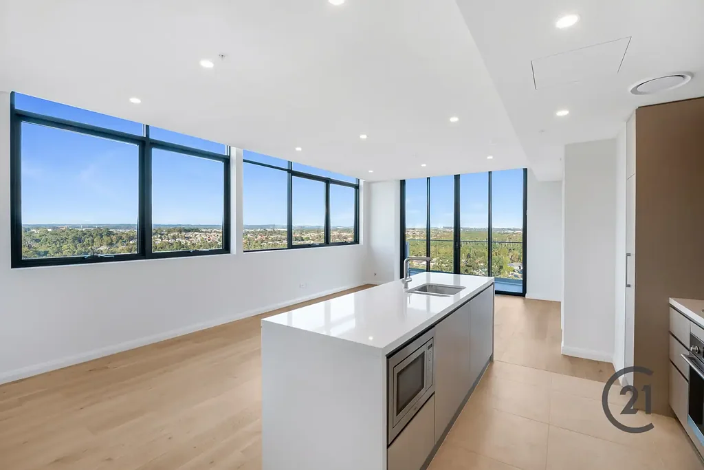 Executive Apartment Located Next To Rouse Hill Town Centre With 270 degree panoramic views!
