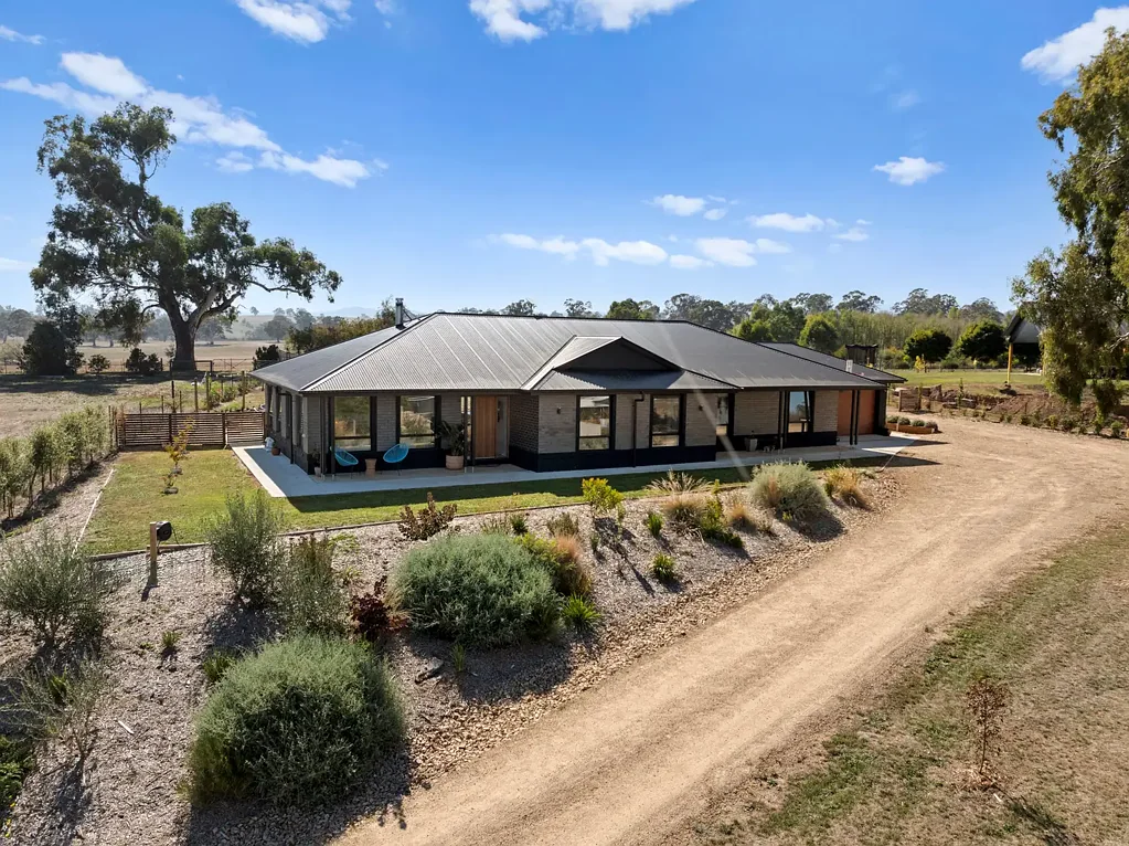 8 Dianella Court, Mansfield, VIC 3722