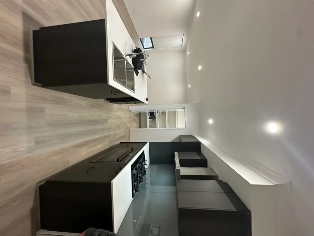 BEAUTIFUL FAMILY HOME