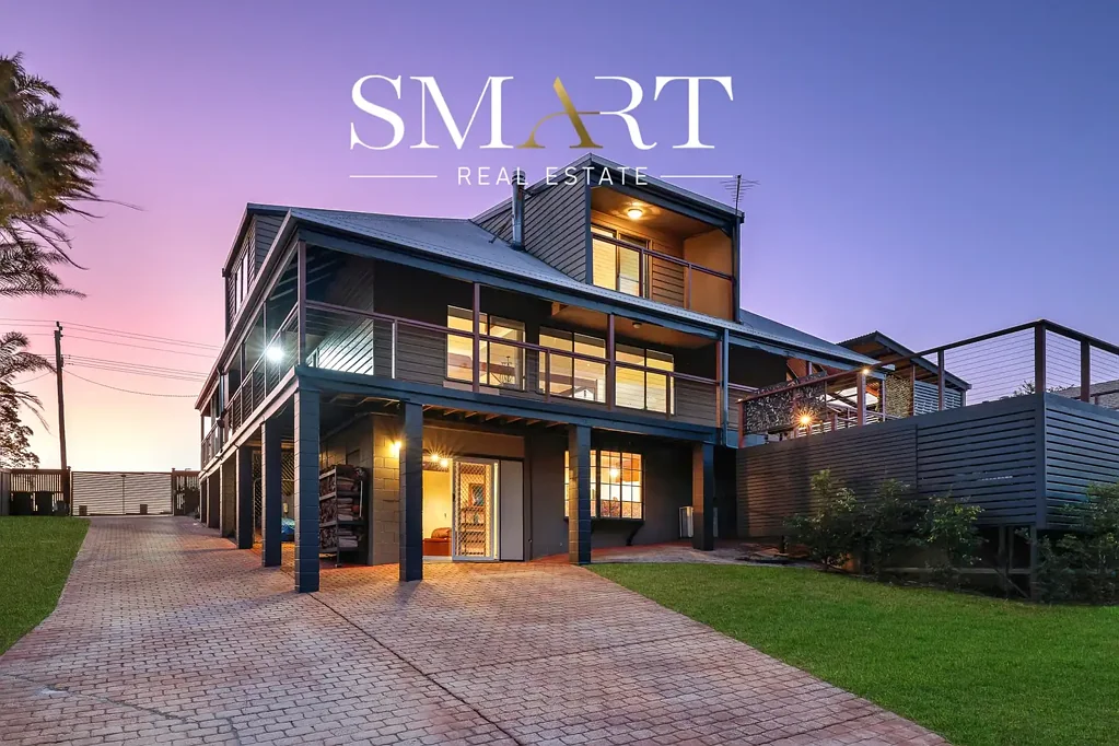 Tamborine Mountain 5ਬੈੱਡਰੂਮ Discover your dream home nestled on the top of Tamborine Mountain! This stunning three-story residence spans a 1,012m² block.