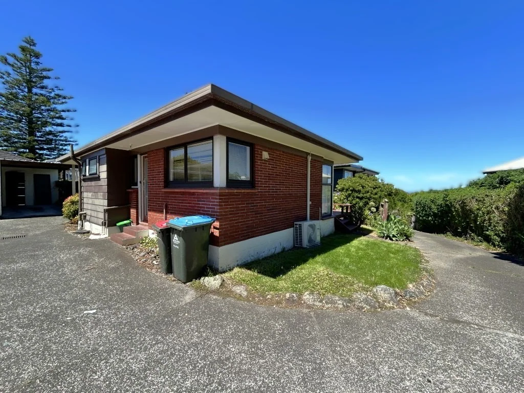 One Tree Hill Stand alone two bedroom house with carport