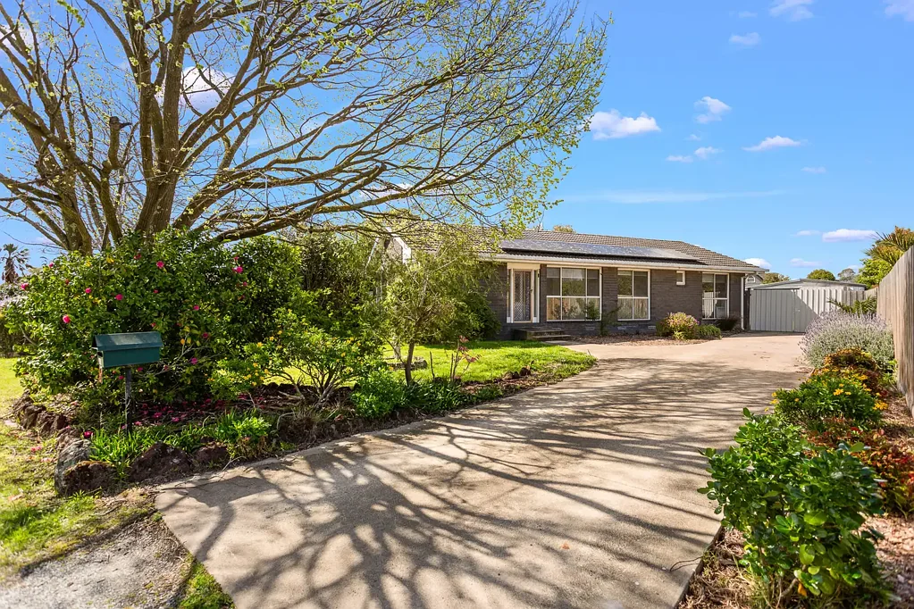 Koo Wee Rup 3房  Charming Family Home on 1,000sqm Block