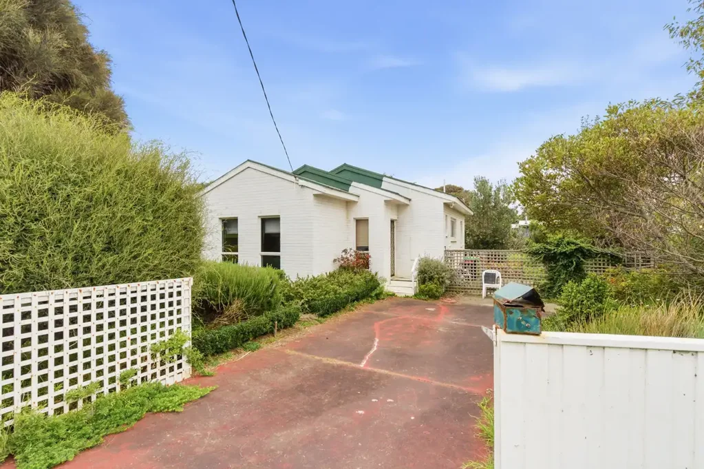 Port Fairy 3ਬੈੱਡਰੂਮ Renovator’s Delight in a Convenient Coastal Location
