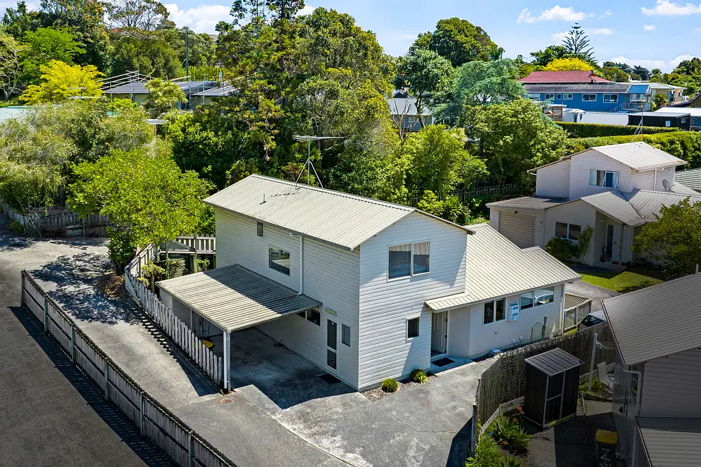 Stanmore Bay 3房  Sunny, Spacious & Seriously Good Value!