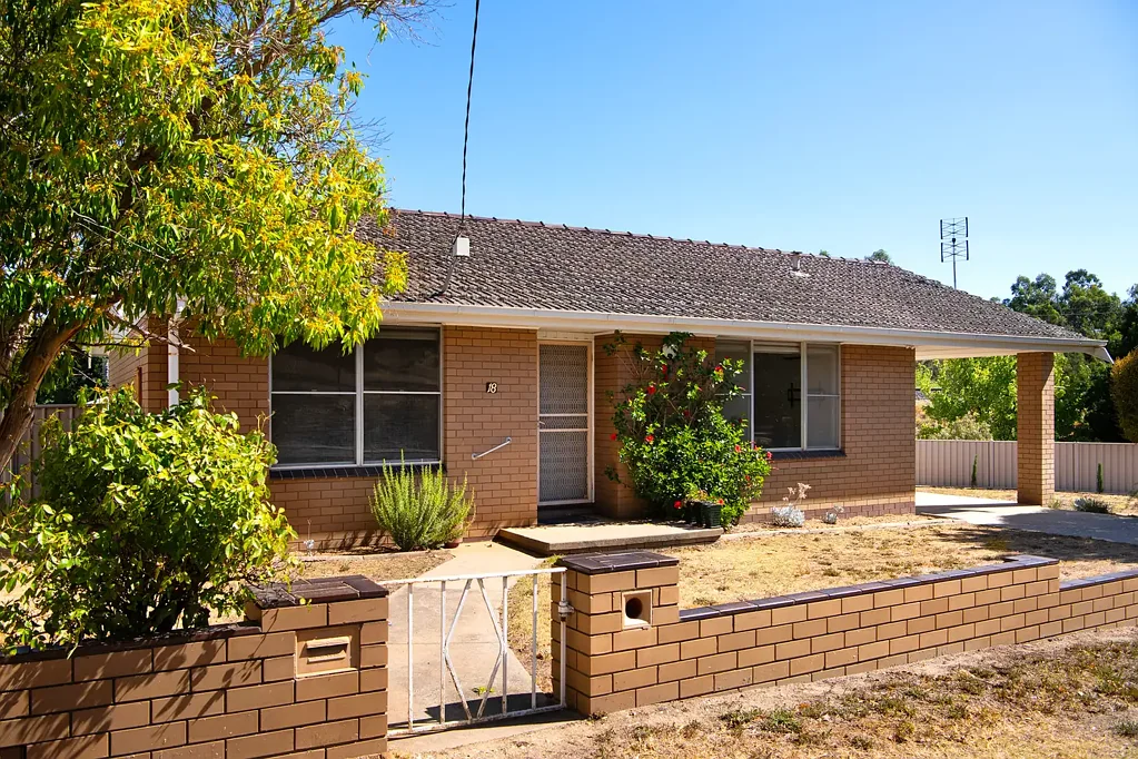 Castlemaine 2房  Two-bedroom easy living, mere metres to the heart of Castlemaine