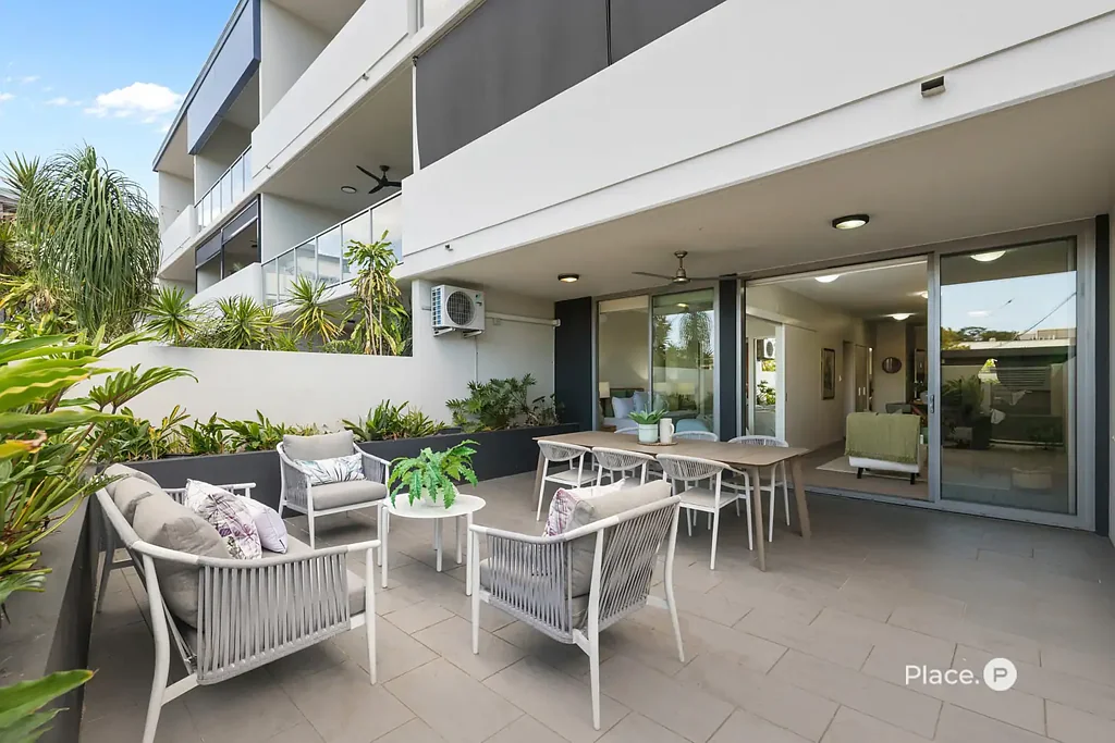 Bulimba 2房 River Reach Bulimba 带 37.2 平方米庭院的底层住宅 Ground Floor Living with a 42.16m² Courtyard in River Reach Bulimba