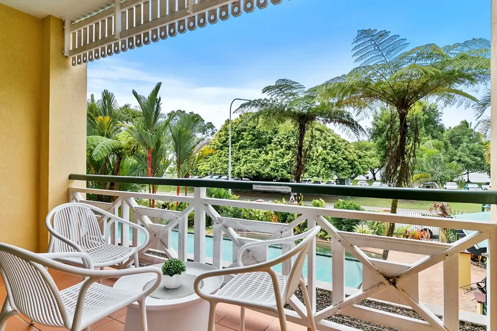 Waterfront Tranquility - Furnished Unit on Cairns Esplanade