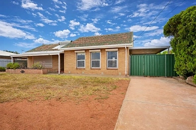 36 RAMSAY ST, WHYALLA STUART SA 5608, 3 Kuwarto, 1 Banyo, House