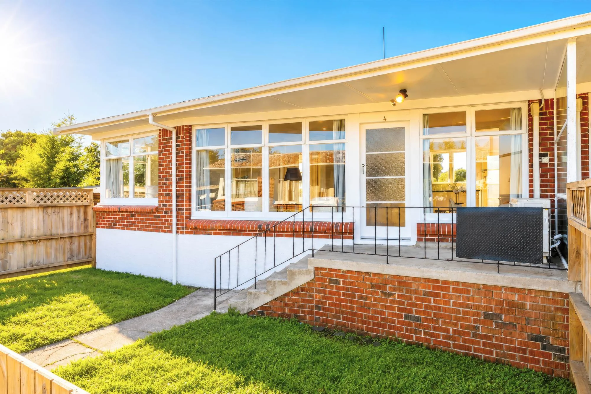 Mount Roskill 2房 OPPORTUNITY KNOCKS! MOTIVATED VENDOR WANTS SOLD!